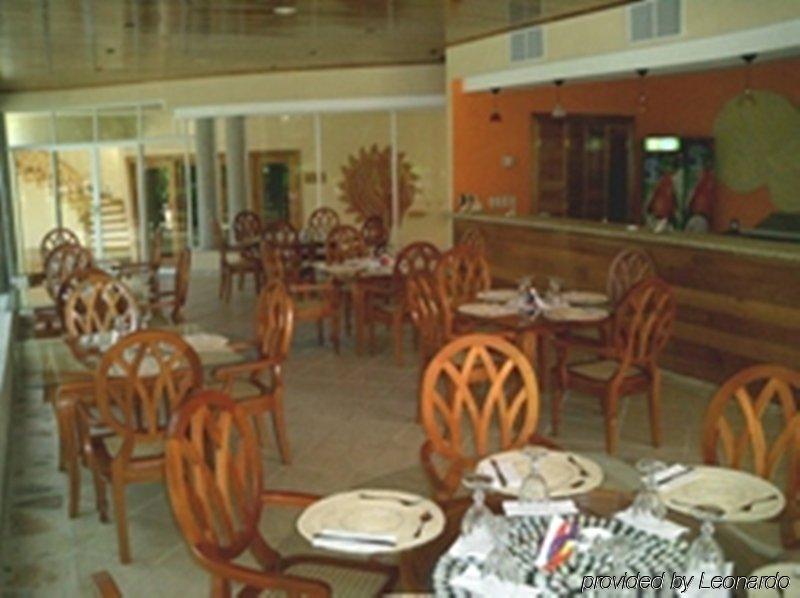 Hotel Vistamar Beachfront Resort & Conference Center Pochomil Restaurante foto